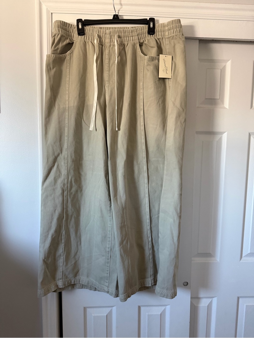 Universal Thread Women's Wide-Leg Drawstring Pants - Khaki/Green